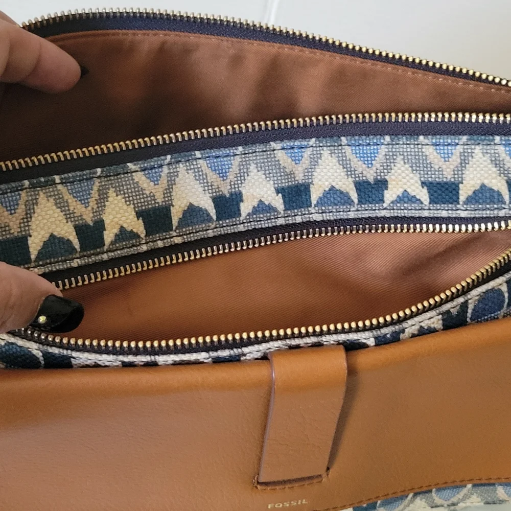 Fossil Blue and Brown Crossbody Bag. 13 x 10 x 2 Inches - Picture 4 of 8